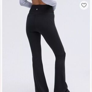 Lululemon Groove Nulu Super-High-Rise Flared Pant-size 6